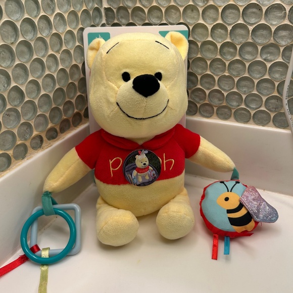 Disney Baby Winnie the Pooh on-the-go activity plush - Picture 1 of 7